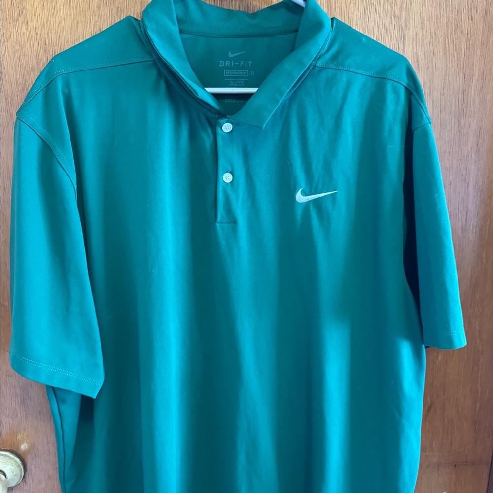 Nike Men's Green Polo Shirt